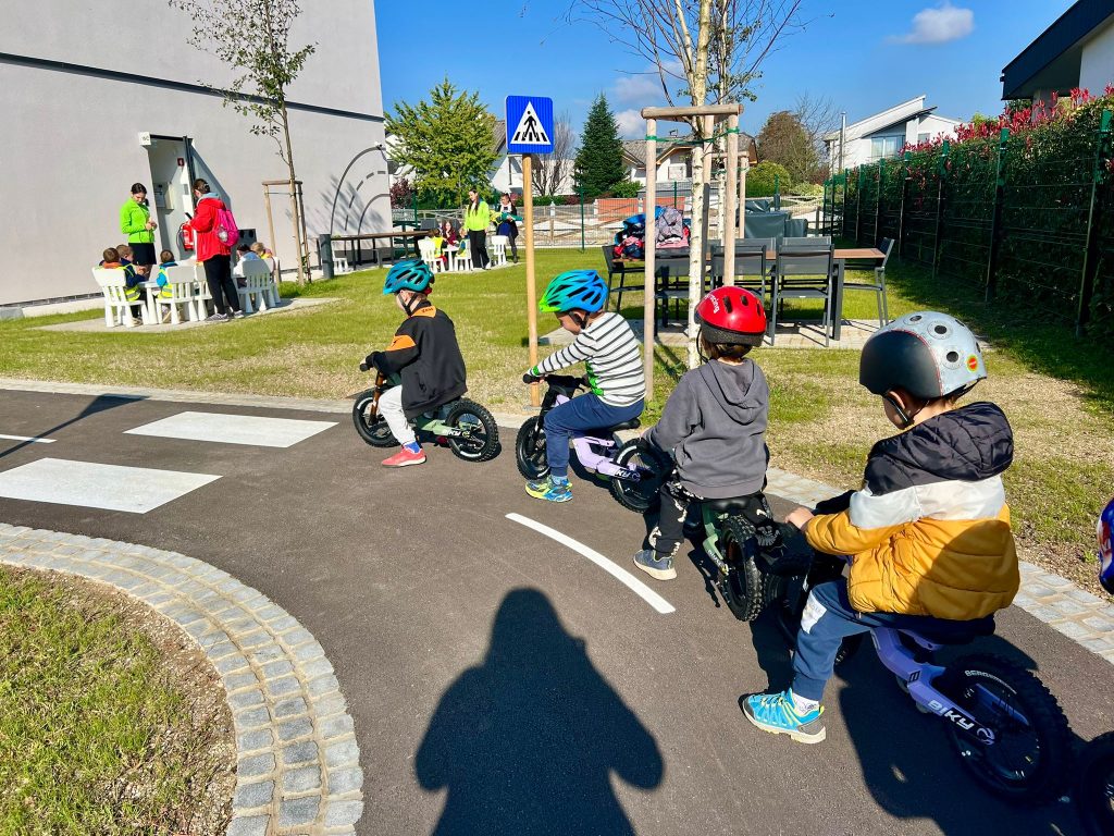 vrtec-kolezija-obisk-park-varne-mobilnosti-ljubljana-1