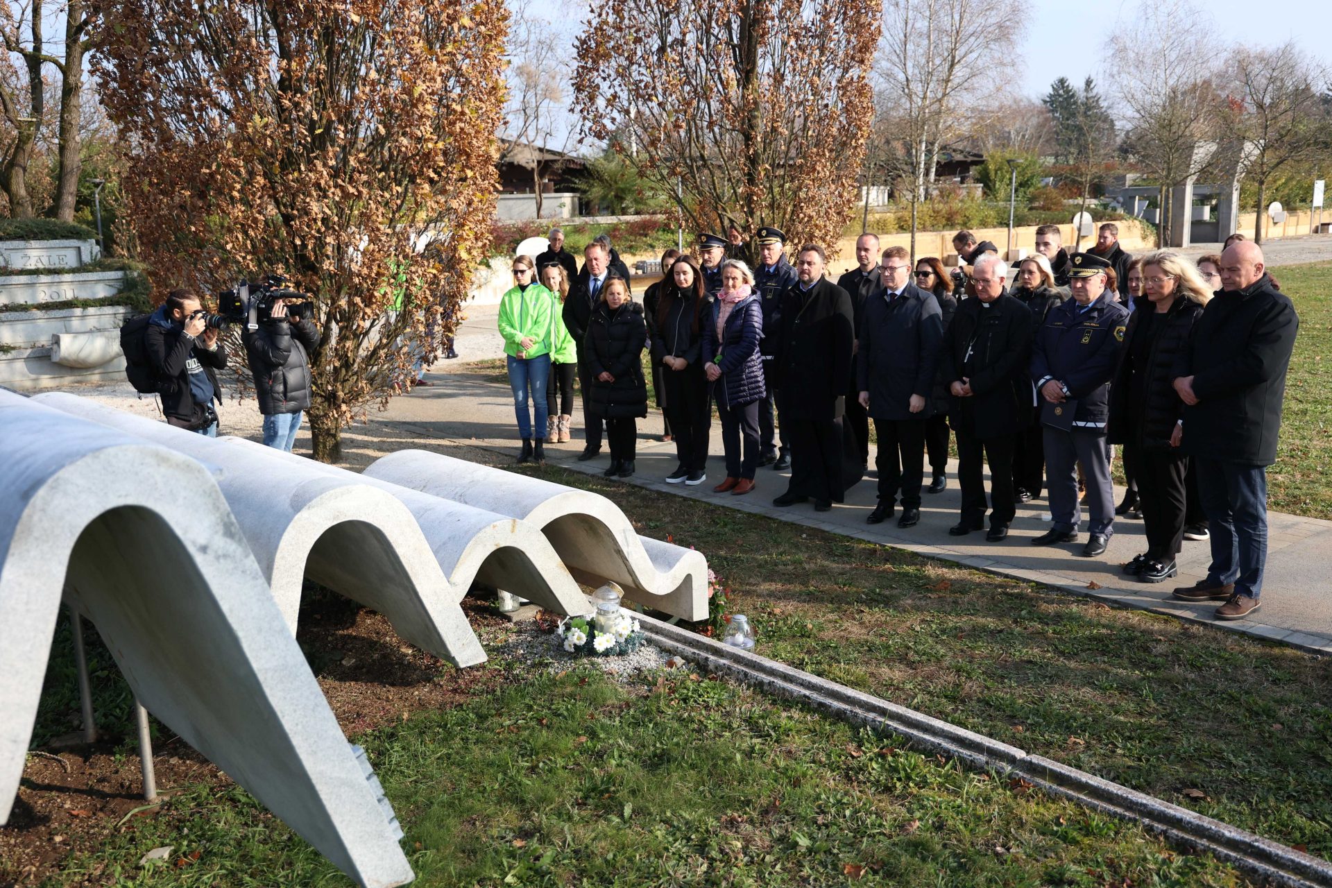 zavod-varna-pot-svetovni-dan-spomina-na-zrtve-prometnih-nesrec-spomenik-1