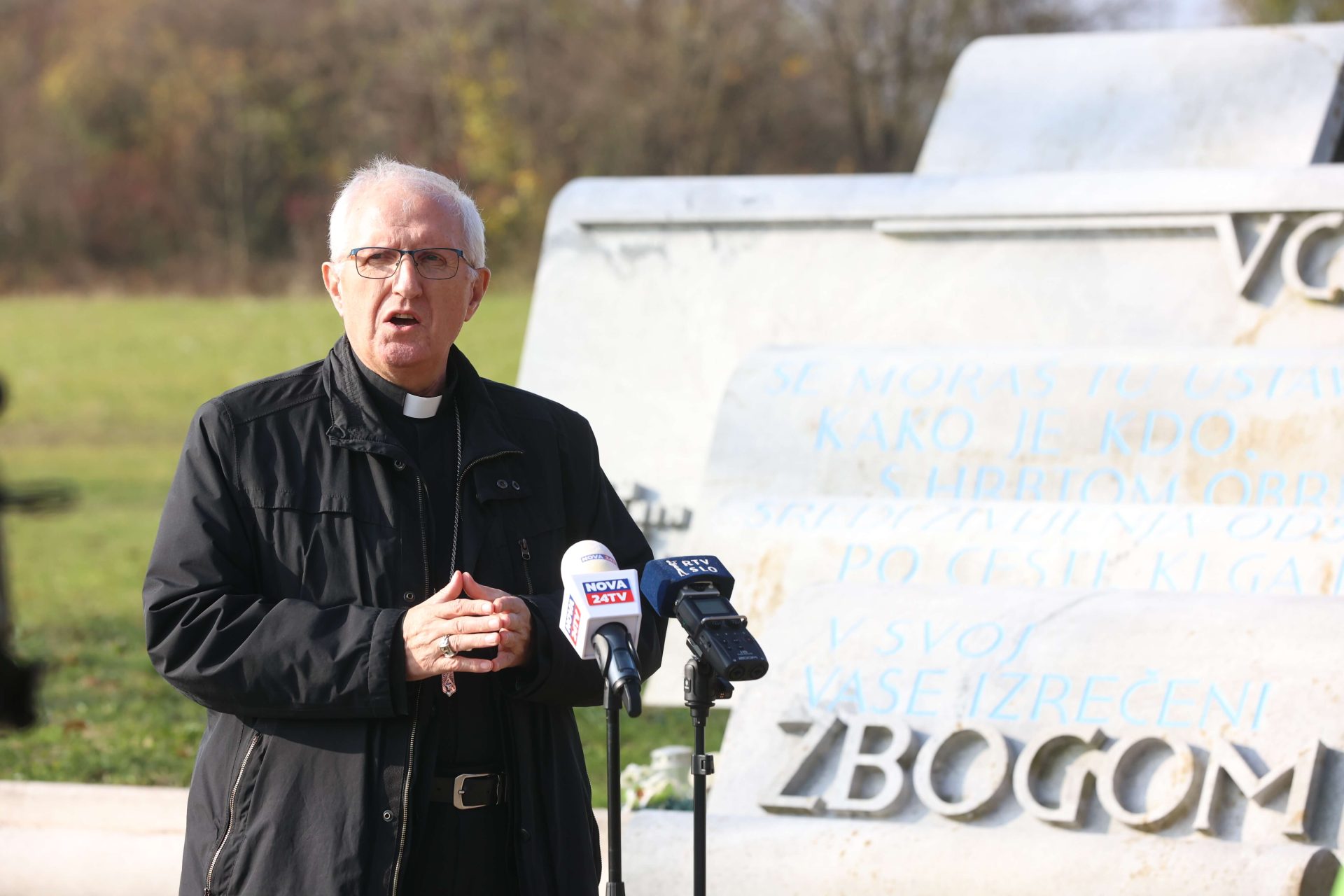 zavod-varna-pot-svetovni-dan-spomina-na-zrtve-prometnih-nesrec-spomenik-11