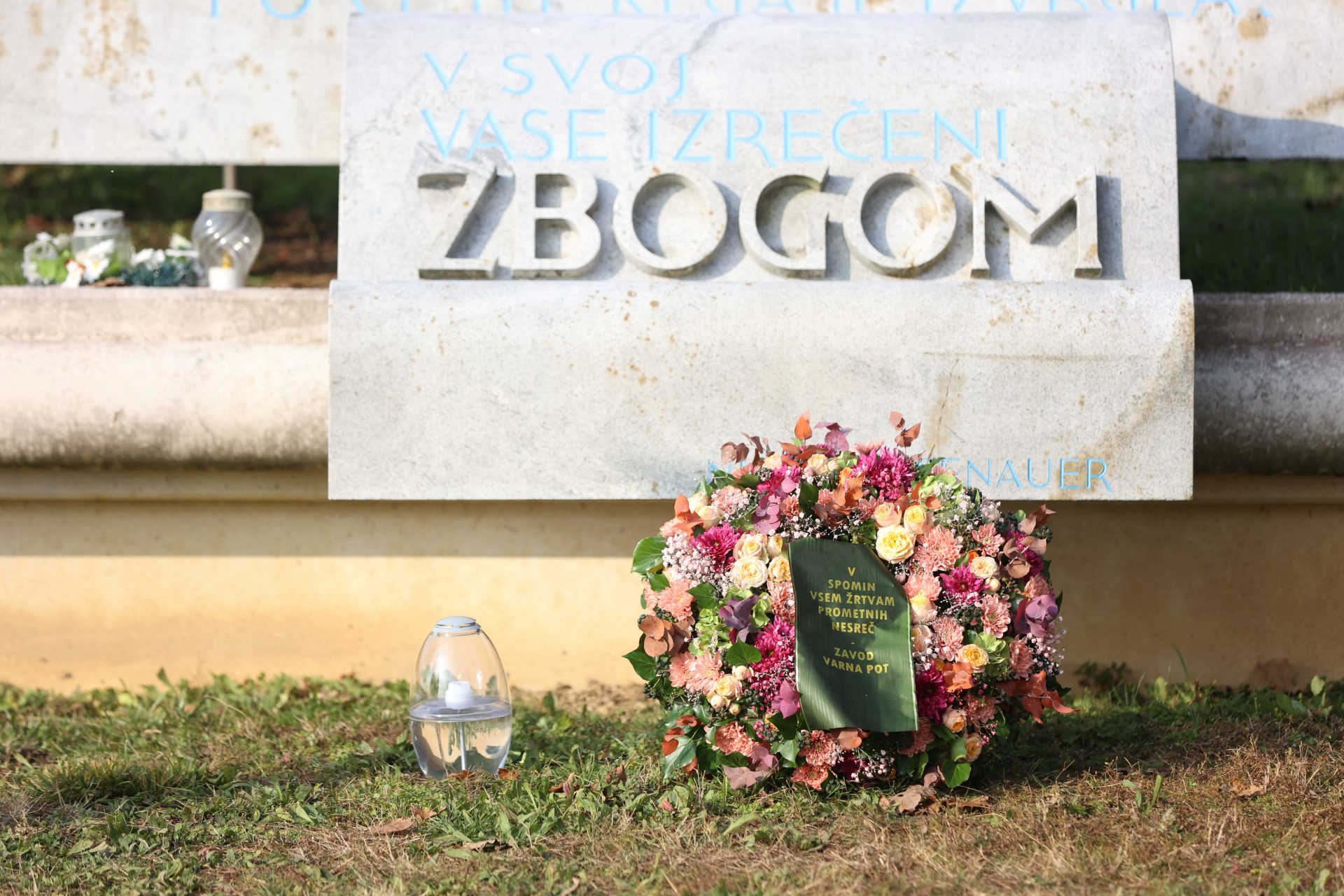 zavod-varna-pot-svetovni-dan-spomina-na-zrtve-prometnih-nesrec-spomenik-14