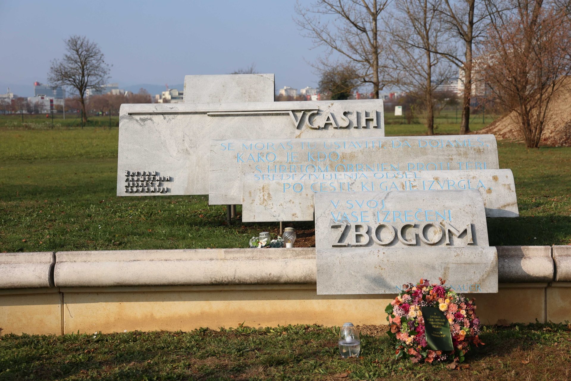 zavod-varna-pot-svetovni-dan-spomina-na-zrtve-prometnih-nesrec-spomenik-15