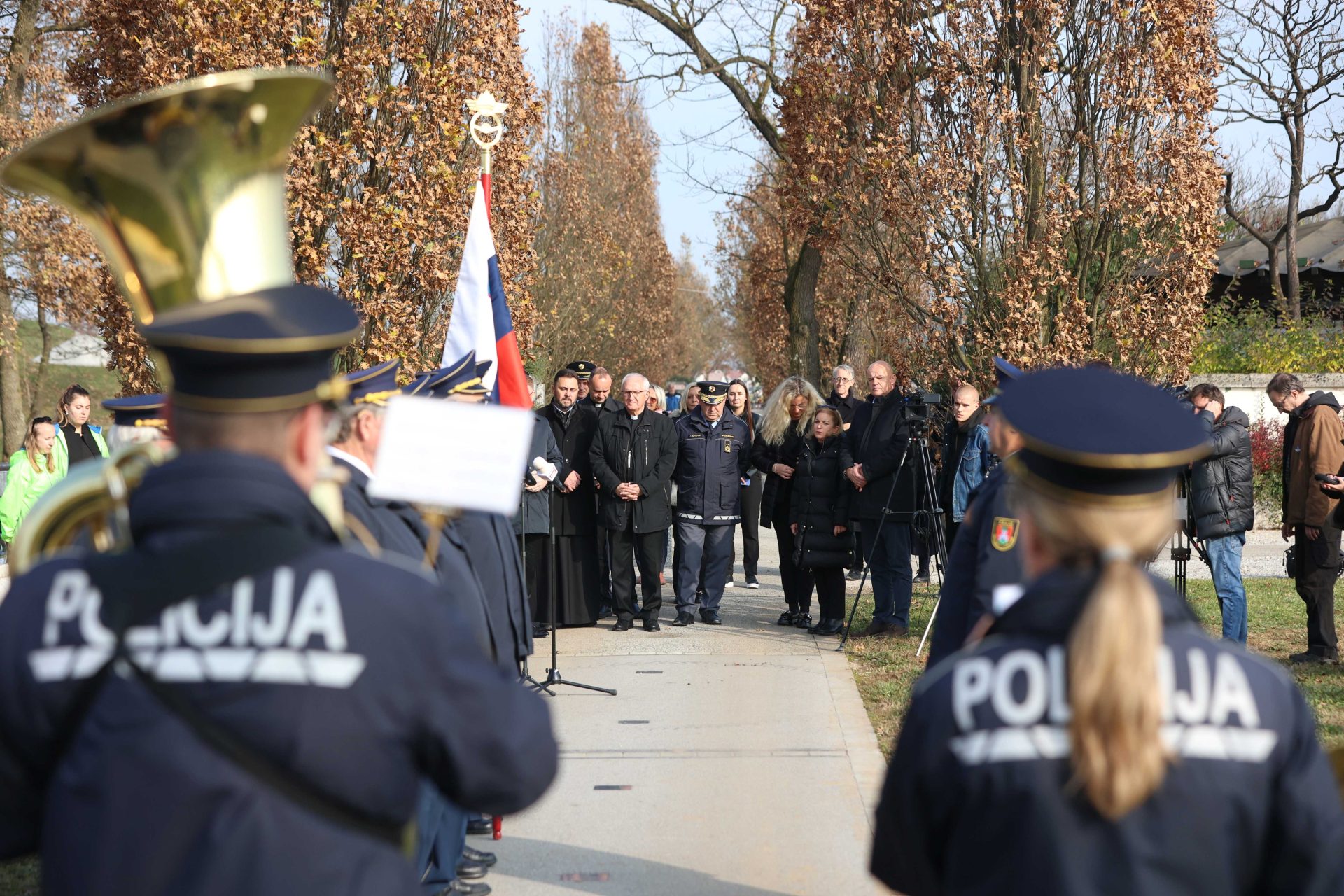 zavod-varna-pot-svetovni-dan-spomina-na-zrtve-prometnih-nesrec-spomenik-16