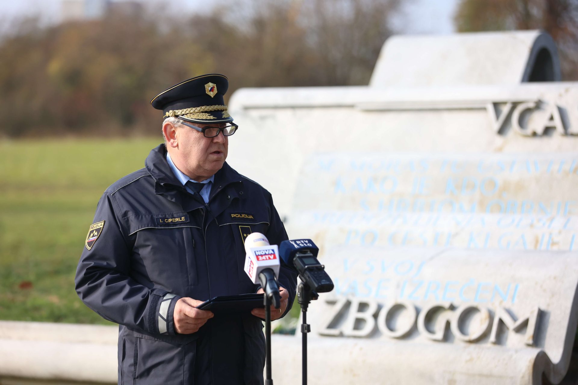 zavod-varna-pot-svetovni-dan-spomina-na-zrtve-prometnih-nesrec-spomenik-5