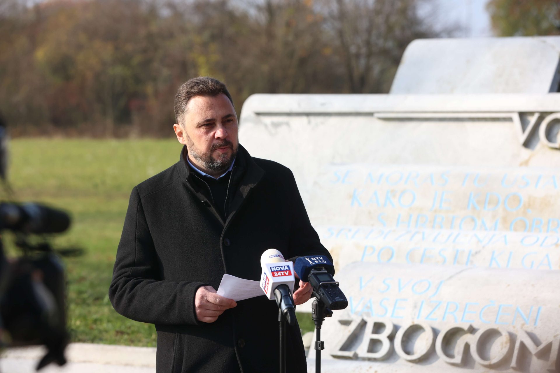 zavod-varna-pot-svetovni-dan-spomina-na-zrtve-prometnih-nesrec-spomenik-8