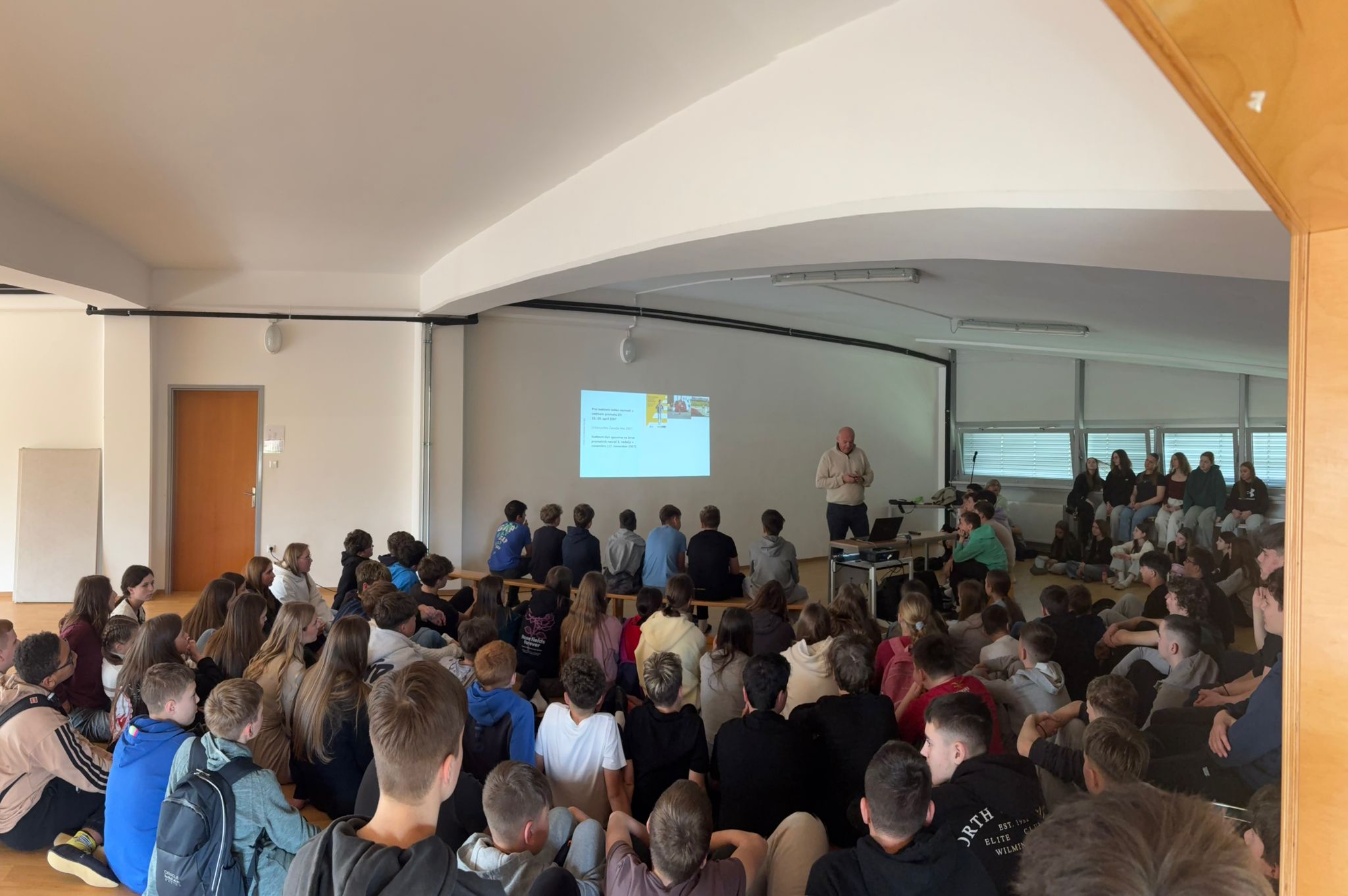 5x-stop-je-kul-os-dragomelj_-09032026-zavod-varna-pot-preventivno-izobrazevalne-delavnice-proemtna-varnost-vizija-nic-11