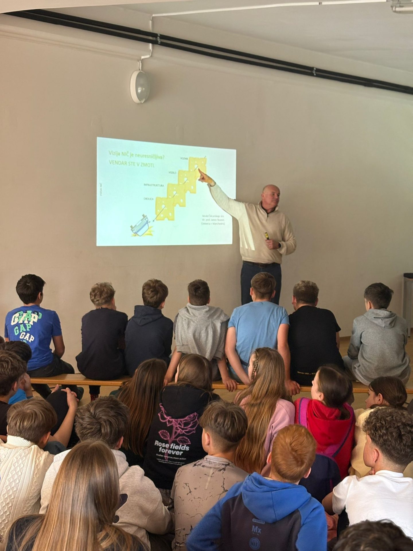 5x-stop-je-kul-os-dragomelj_-09032026-zavod-varna-pot-preventivno-izobrazevalne-delavnice-proemtna-varnost-vizija-nic-17