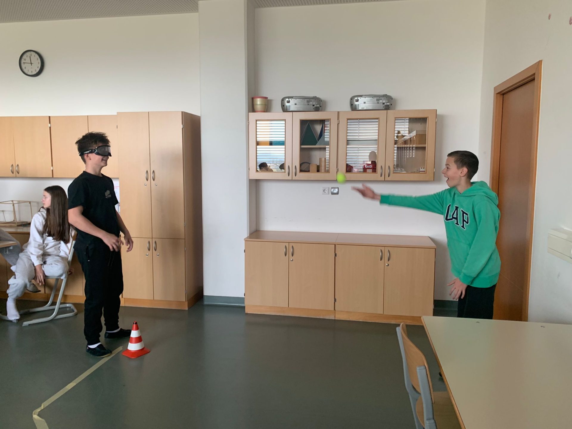 5x-stop-je-kul-os-dragomelj_-09032026-zavod-varna-pot-preventivno-izobrazevalne-delavnice-proemtna-varnost-vizija-nic-37