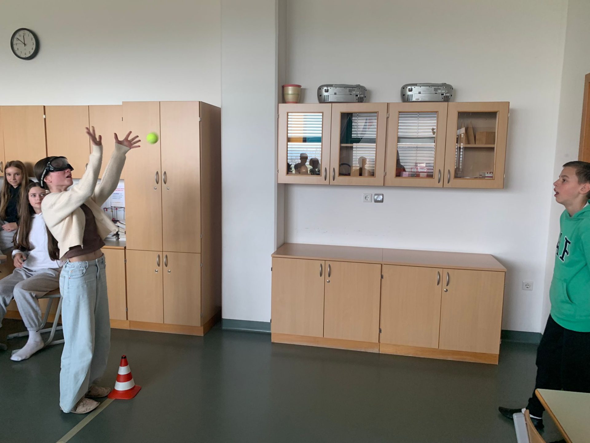 5x-stop-je-kul-os-dragomelj_-09032026-zavod-varna-pot-preventivno-izobrazevalne-delavnice-proemtna-varnost-vizija-nic-46